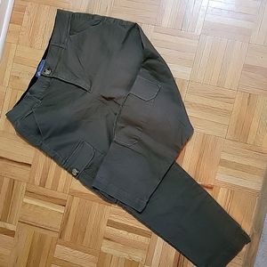 Democracy "Ab"solution capris.